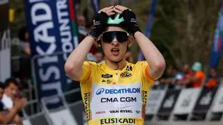 Así queda la clasificación general de la Itzulia 2026 tras la etapa 3: vía libre para Seixas tras el abandono de Del Toro