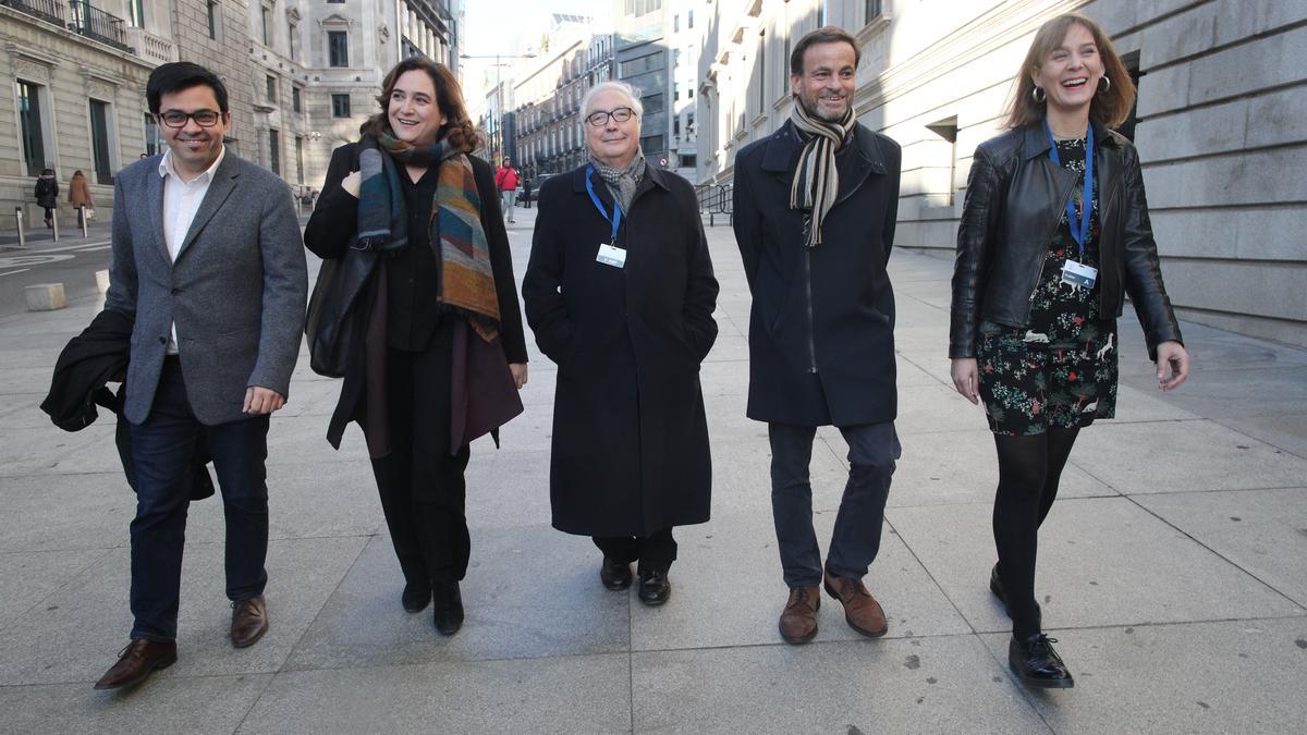 Gerardo Pisarello, Ada Colau, Manuel Castells, Jaume Asens y Jéssica Albiach, en una imagen de archivo