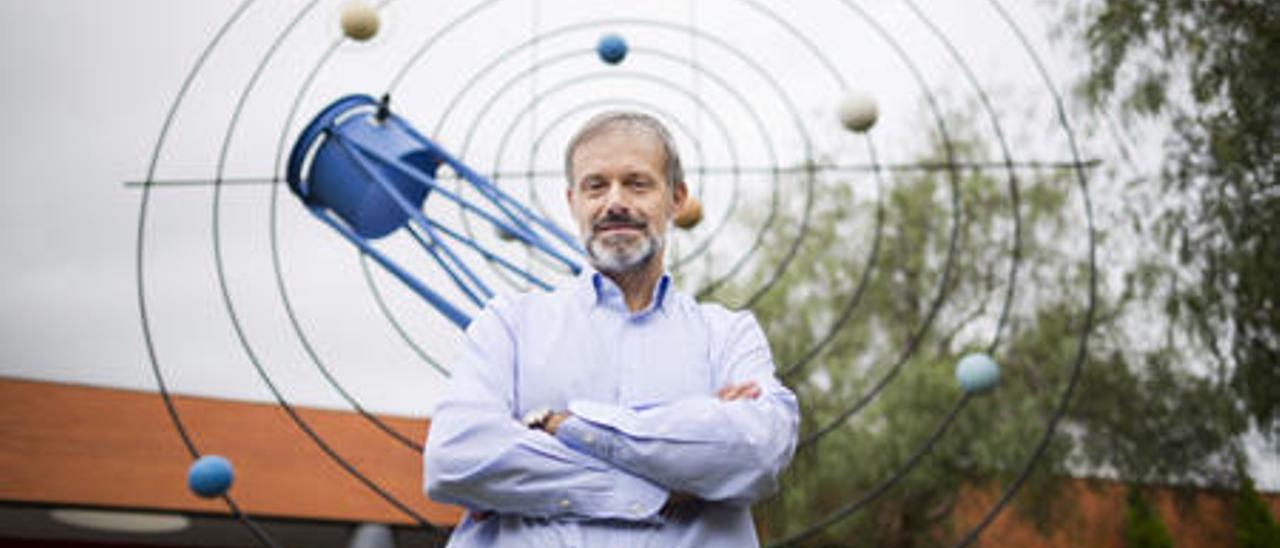 Vicent J. Martínez, en el Observatorio Astronómico de la Universitat de València.