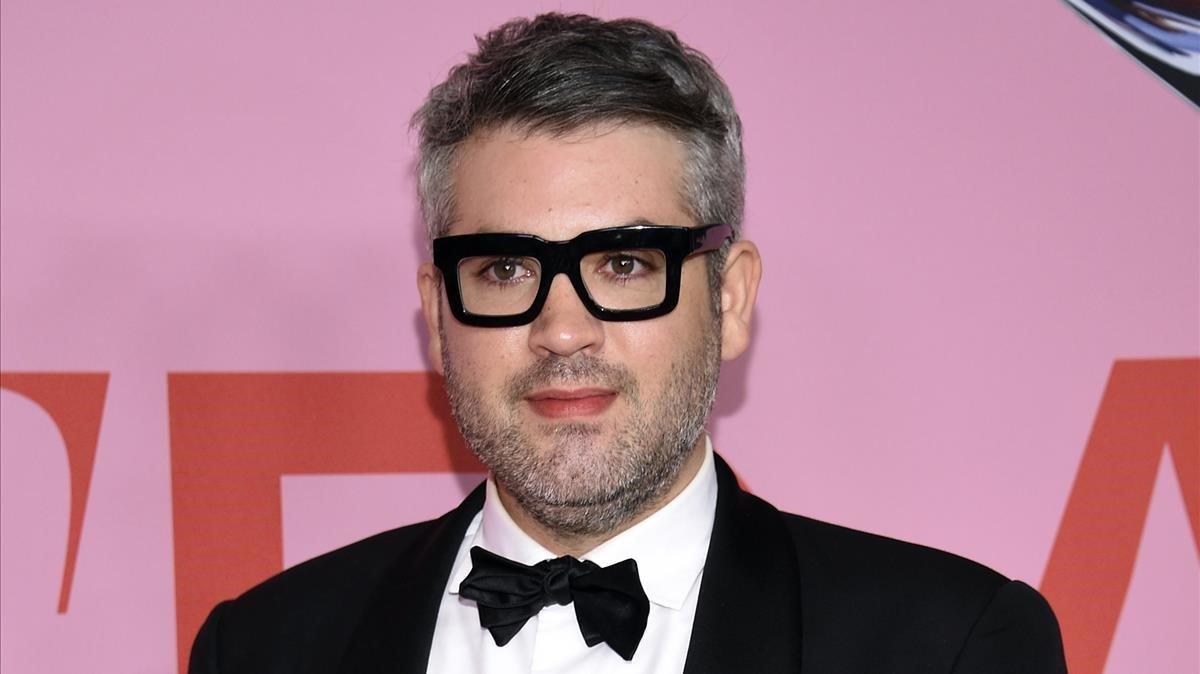 lmmarco48466781 brandon maxwell poses in the winner s walk with the award fo190604132737