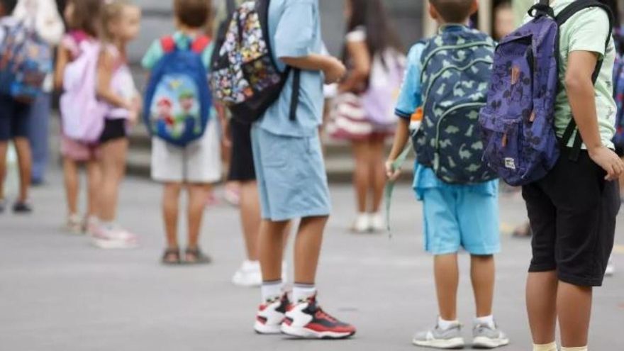 Así es la reforma de horarios de los colegios que llega a España y no va a gustar a padres y madres