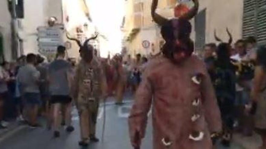 &#039;Sus&#039; a las fiestas de Sant Joan con los &#039;Dimonis&#039;