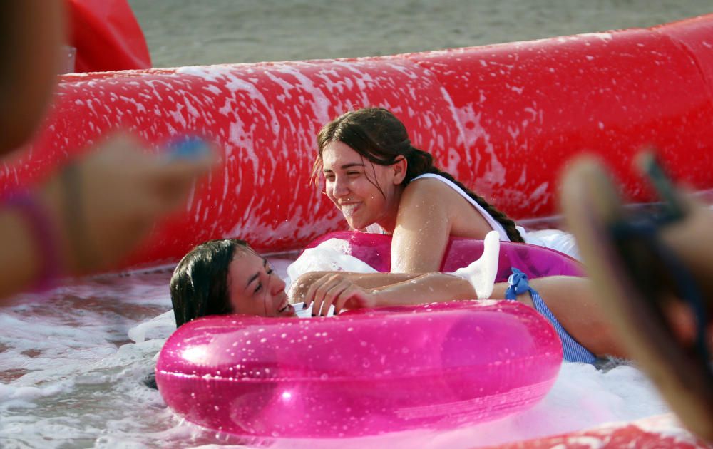 Coca cola celebra el fin del verano en La Malagueta