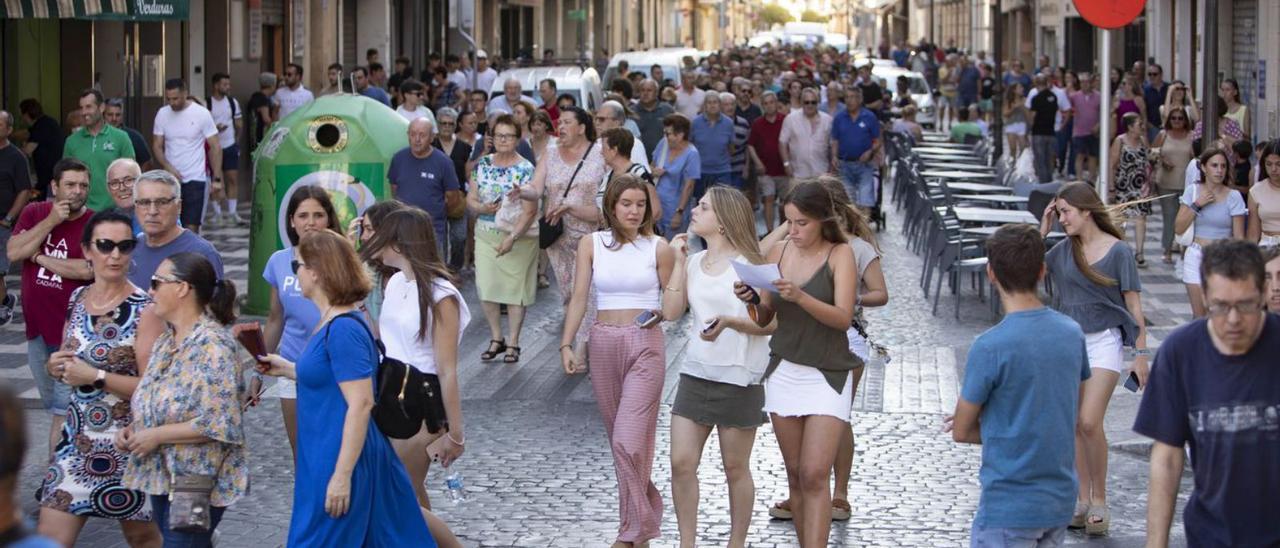 Medio centenar de vecinos exigen fiesta escolar en la Setmana de Bous