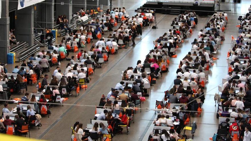 Los jÃ³venes compiten en la final del Young Business Talents