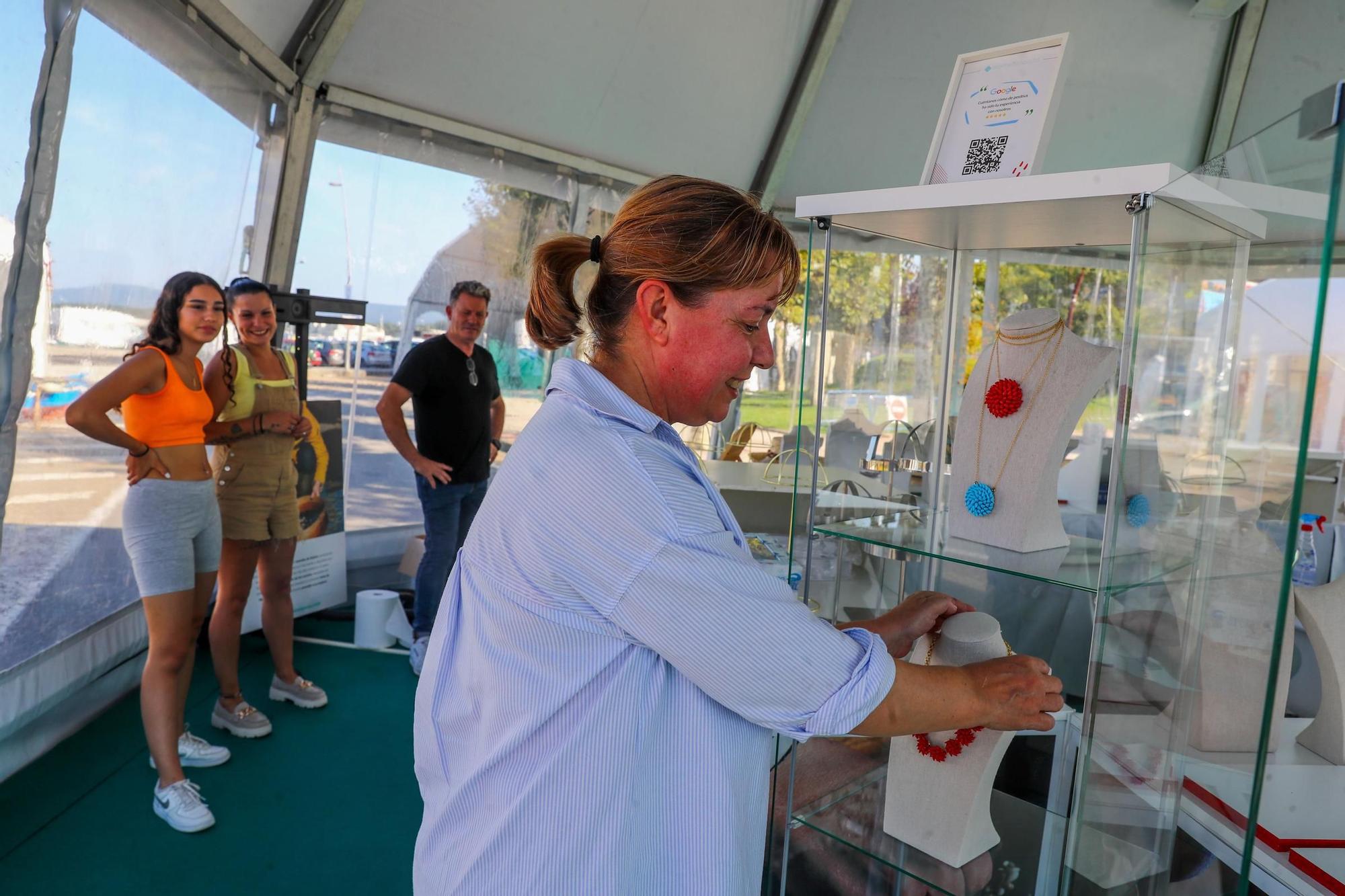 Los últimos retoques de la Festa do Marisco de O Grove.