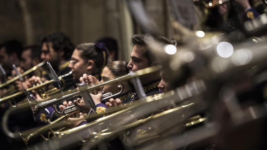 Los jóvenes cacereños de &#039;La Burrina&#039; ponen la música