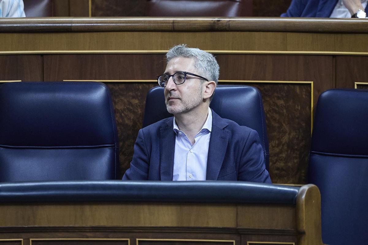 Archivo - El ministro de Hacienda, Arcadi España, durante una sesión plenaria, en el Congreso de los Diputados, a 18 de junio de 2026, en Madrid (España).