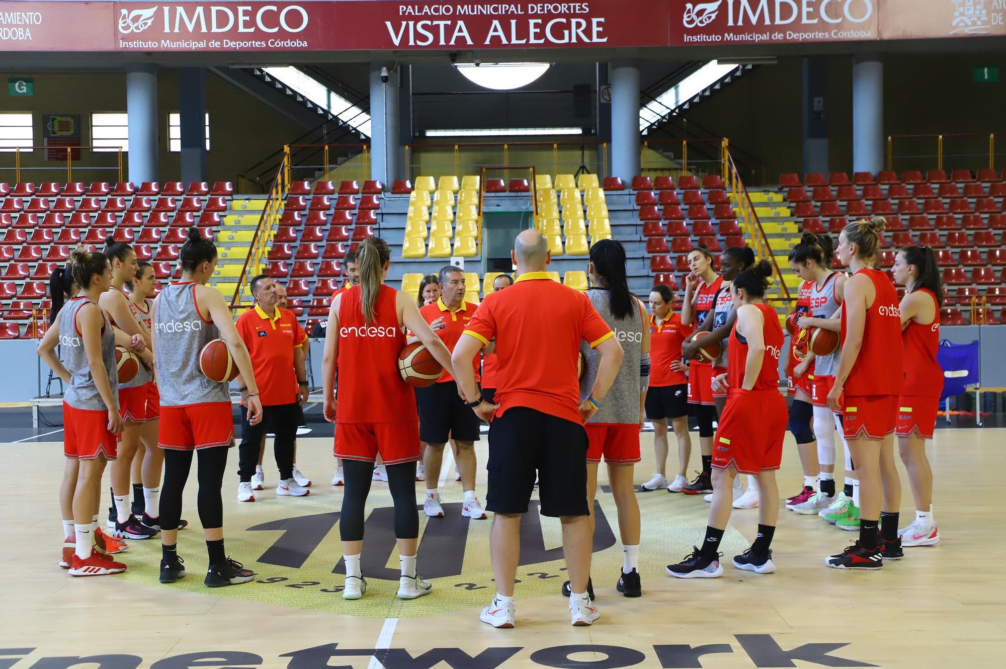 La selección española de baloncesto femenino en Córdoba