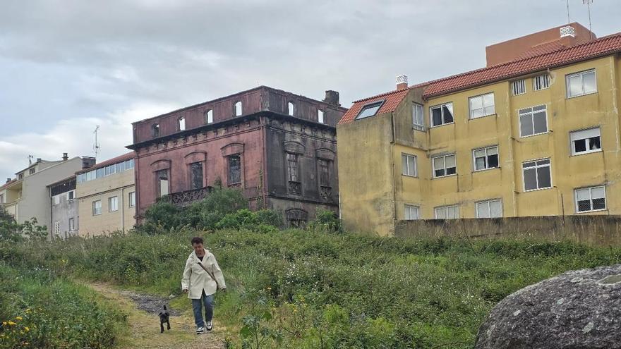 Ravella velará para que la polémica finca de O Castriño sea desbrozada