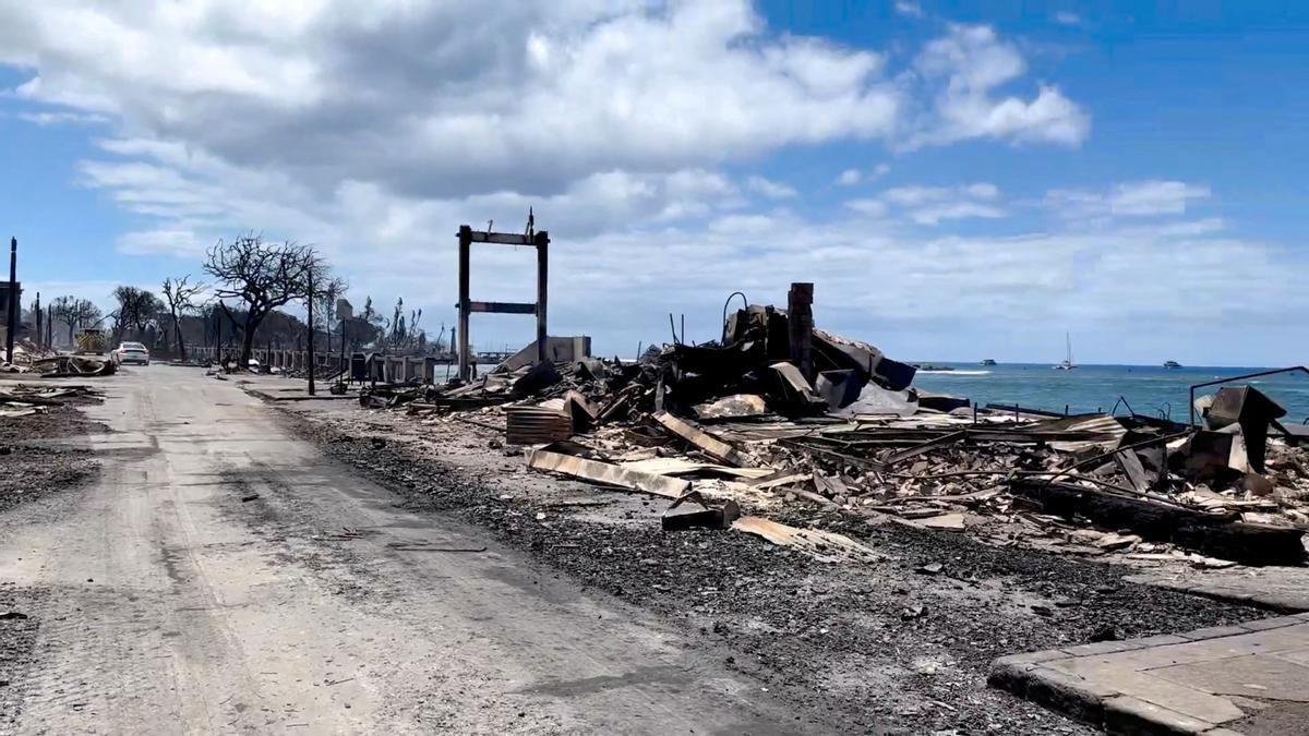 El fuego destruye la localidad de Lahaina, en Hawái