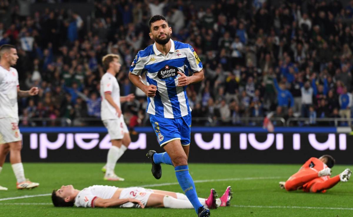 Zakaria Eddahchouri celebra un gol contra la Cultural Leonesa en la primera vuelta.