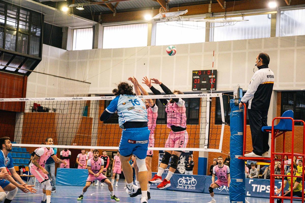 UPV Léleman Conqueridor y Grupo Herce Soria en el partido de Superliga