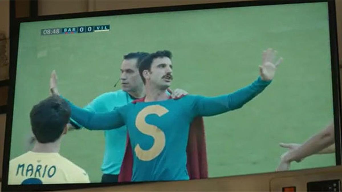 El cameo de SuperLópez en un Barça-Villarreal: ¡Hasta Messi se sorprende!
