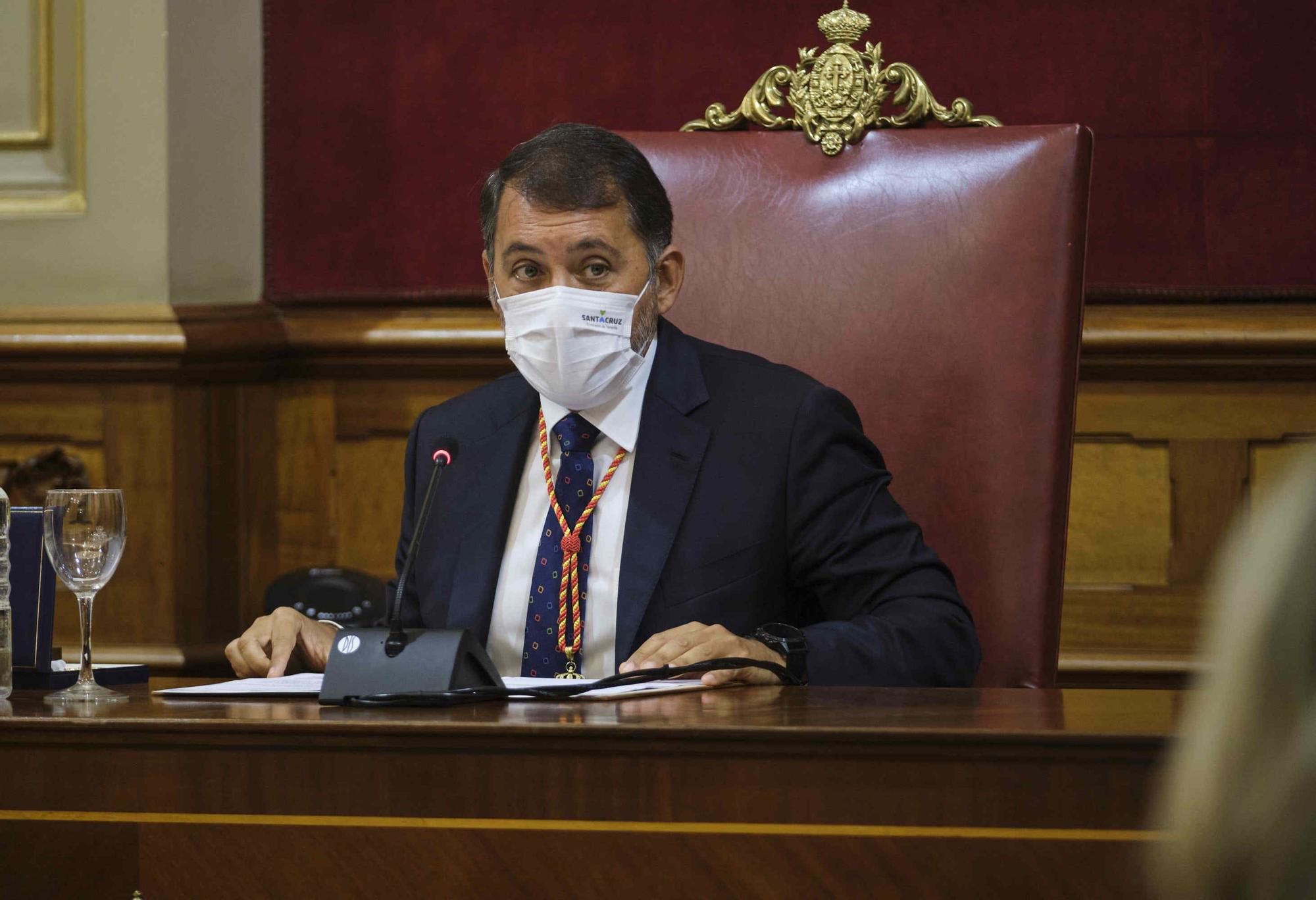 Acto de entrega de la Medalla de Oro al Mérito Cultural a Armando Alfonso