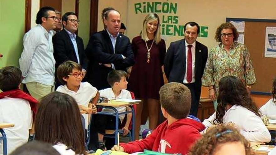 Barón, Ruiz Espejo y Alba durante la visita.