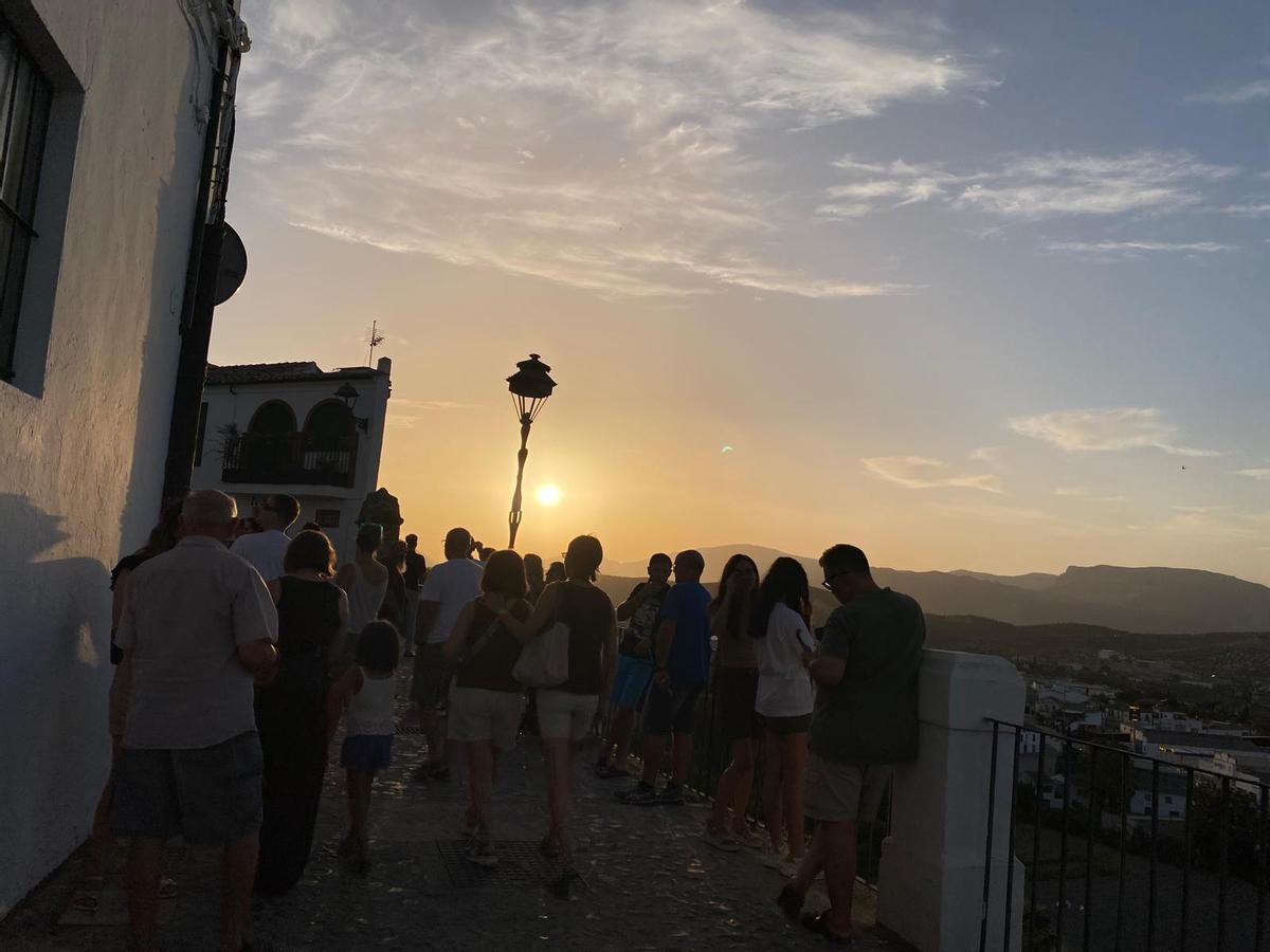 La provincia sube a las sierras y a los miradores de la Campiña para ver el eclipse