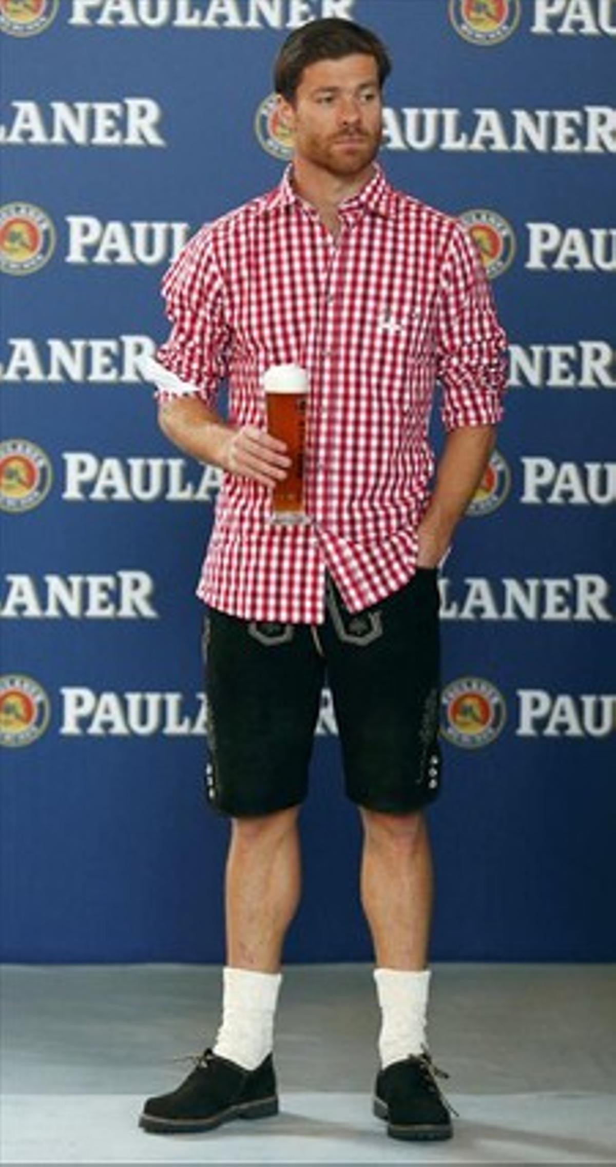 Xabi Alonso, el 31 d’agost, promocionant cervesa a Munic.