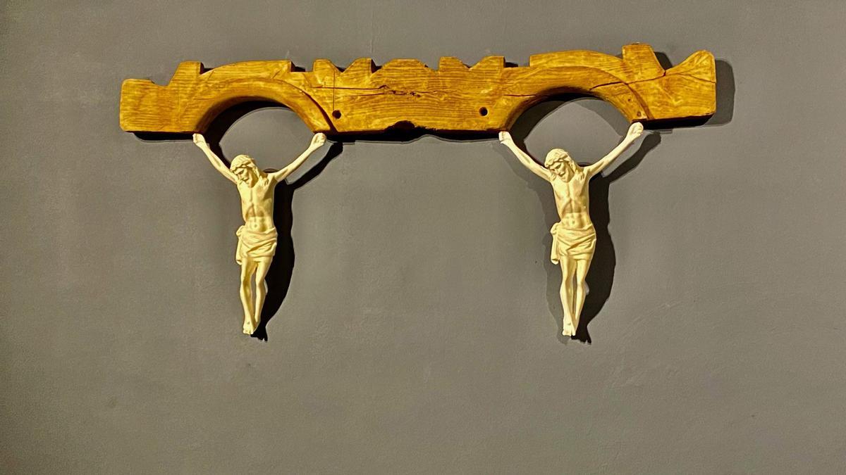 Una de las obras en la exposición de Lidó Rico en la iglesia de la Compañia de Caravaca, en 2025.