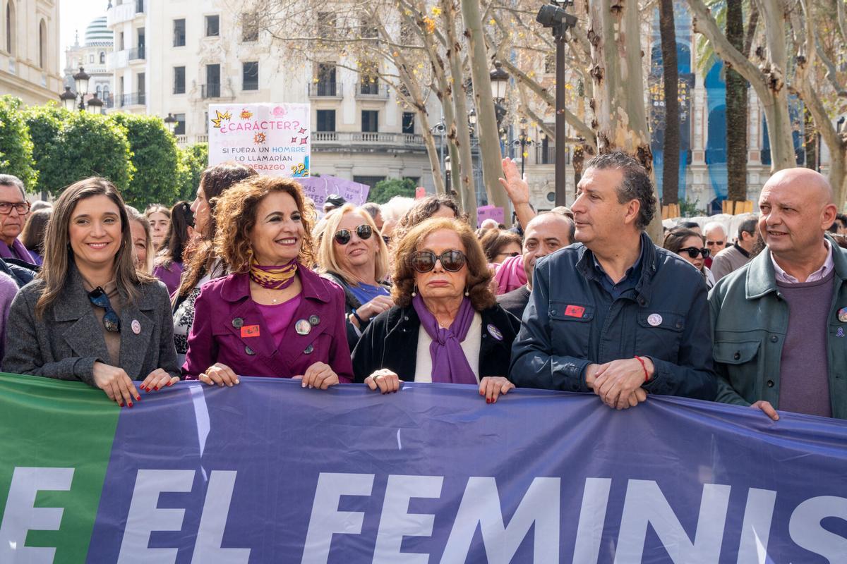 Una de las manifestaciones del 8M de  este domingo en Sevilla.
