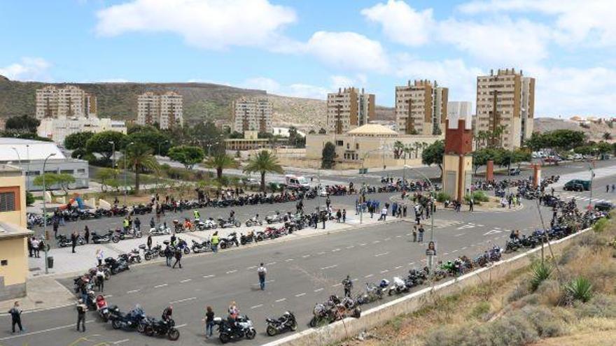 Los moteros, el domingo, en Jinámar.