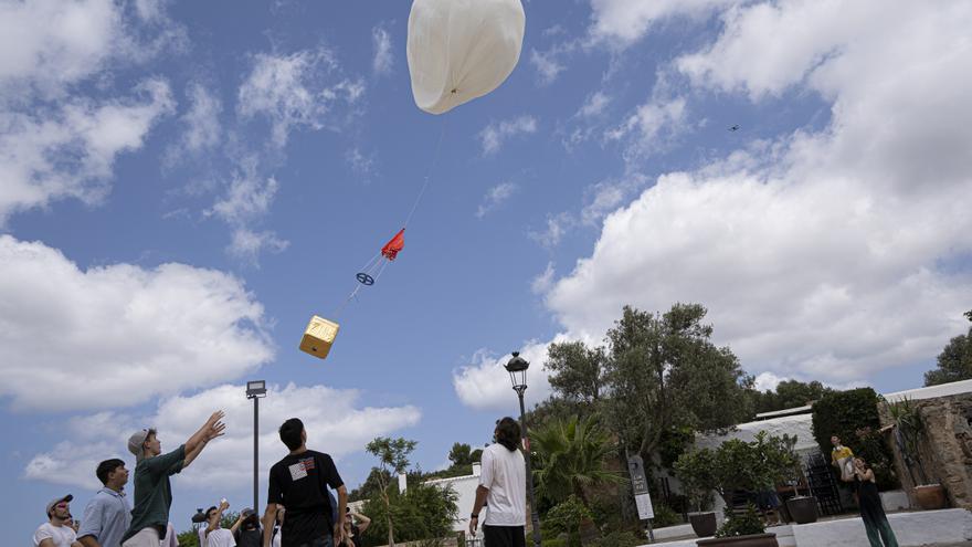 El nanosatélite de los alumnos del Tecnoestiu de Ibiza vuelve a dar señales