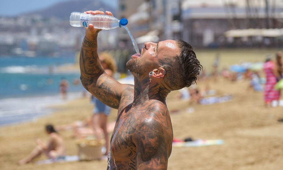 Calor en la playa de Las Canteras (07/0/26)