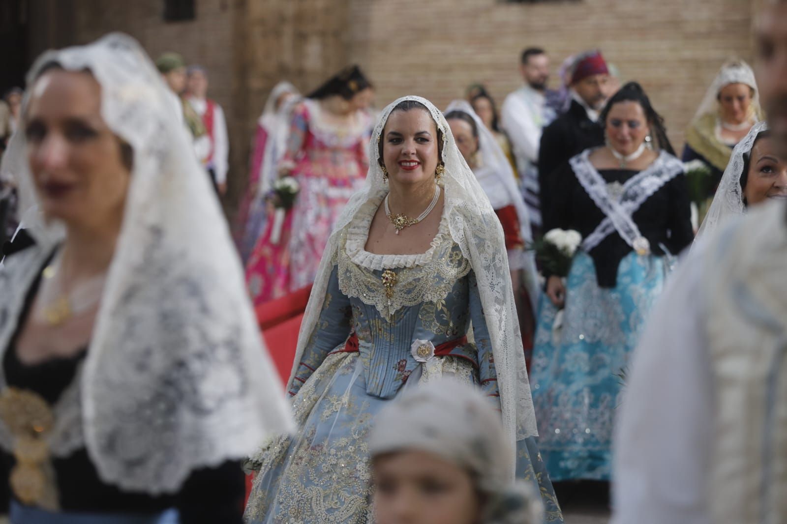 Sandra Gómez en la Ofrenda a la Mare de Déu