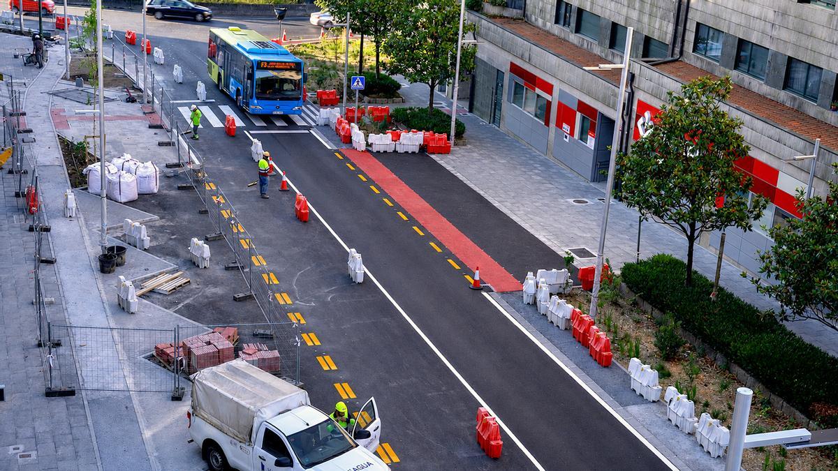 La Rúa Amor Ruibal ultima los detalles antes de reabrir al tráfico tras las obras de mejora