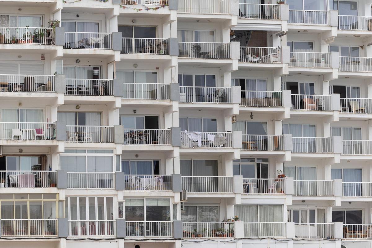 Un edificio de viviendas en Sant Antoni, en Ibiza.