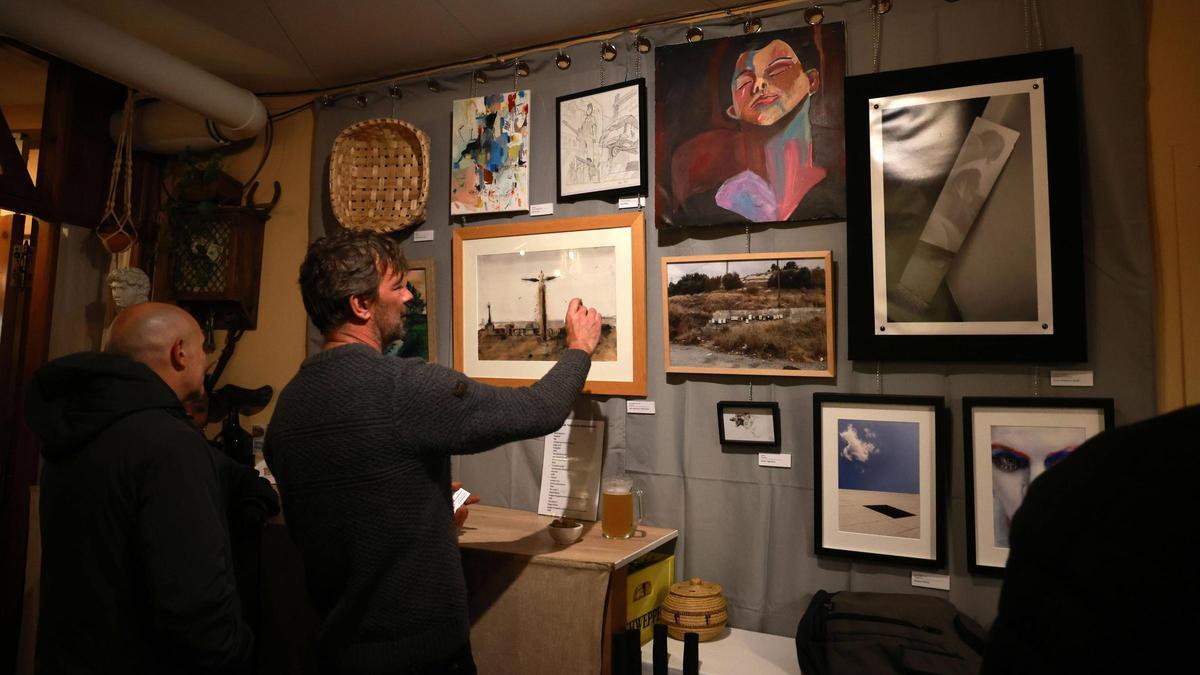 Exposición en A Póla enmarcada en la campaña «Una cura para Mauri».