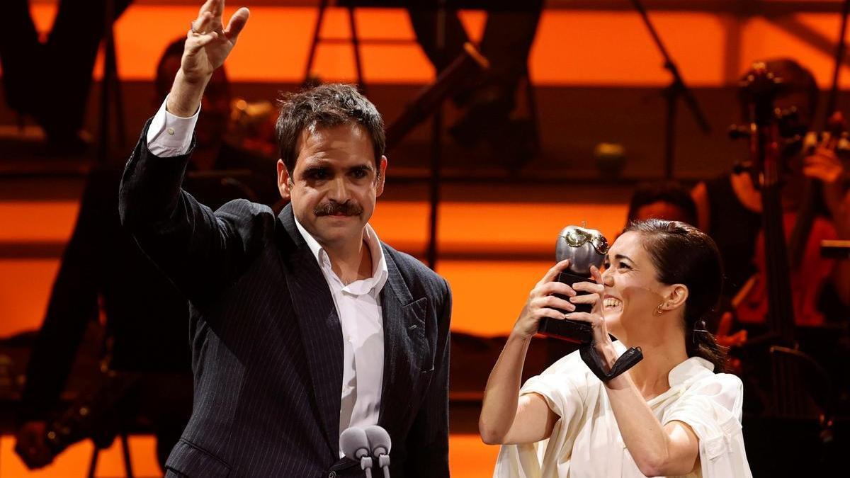 Jorge Usón y Carmen Barrantes, en la gala de los Premios Max donde se hicieron con dos &#039;manzanas&#039;.