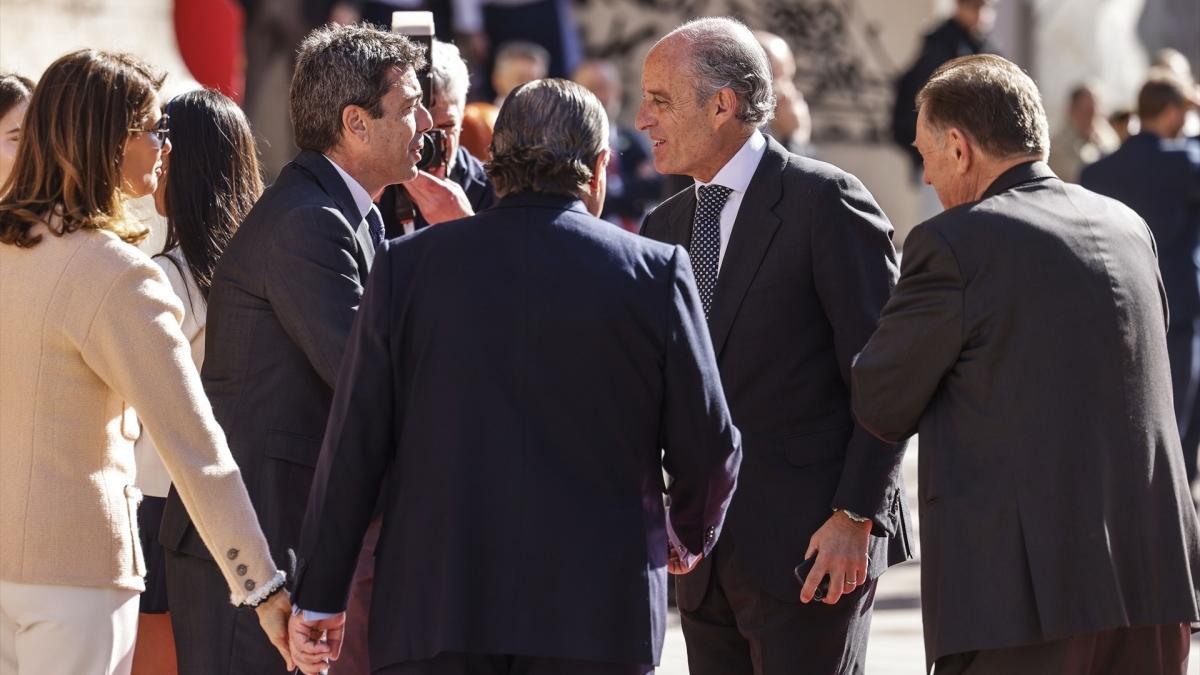 Camps no frena y defiende su  derecho legítimo  a disputar la presidencia del PP en la Comunidad Valenciana