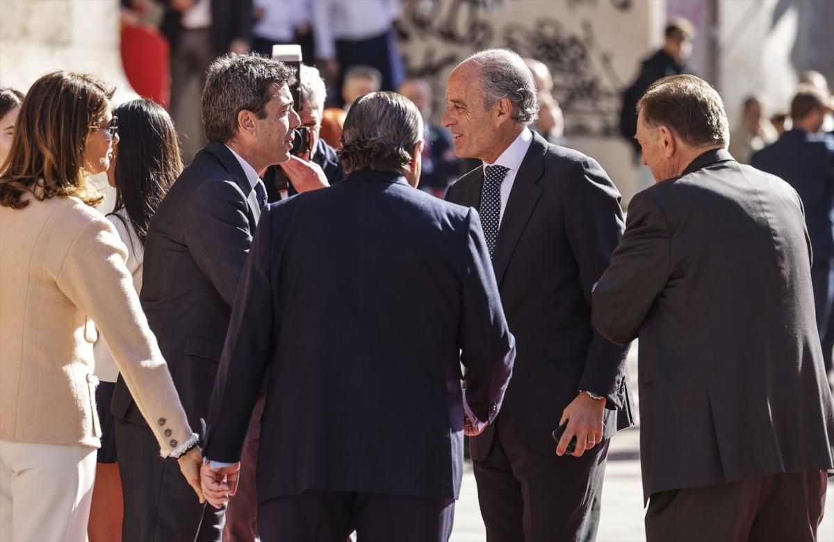 El PSOE situa Feijóo darrere de l’operació Camps contra Mazón El PSOE situa Feijóo darrere de l’operació Camps contra Mazón