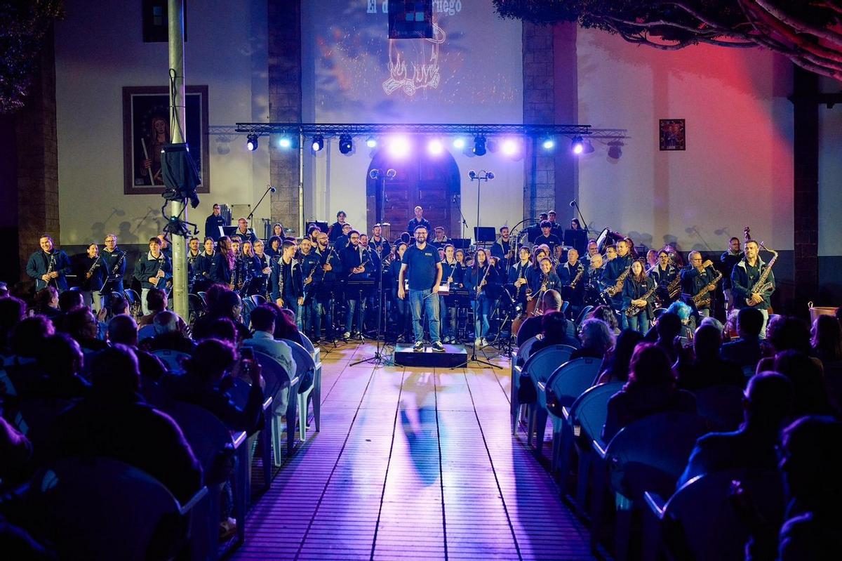 Embrujo envuelve Ingenio de magia y fuego