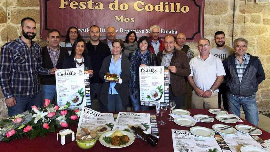 Presentación de la fiesta gastronómica del codillo, ayer, en Mos. // A. Hernández