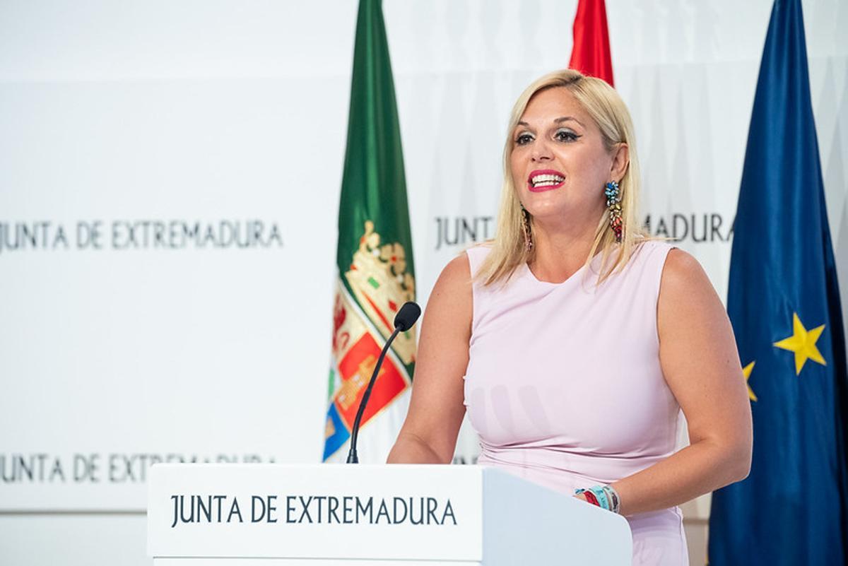 La portavoz de la Junta de Extremadura, Elena Manzano.