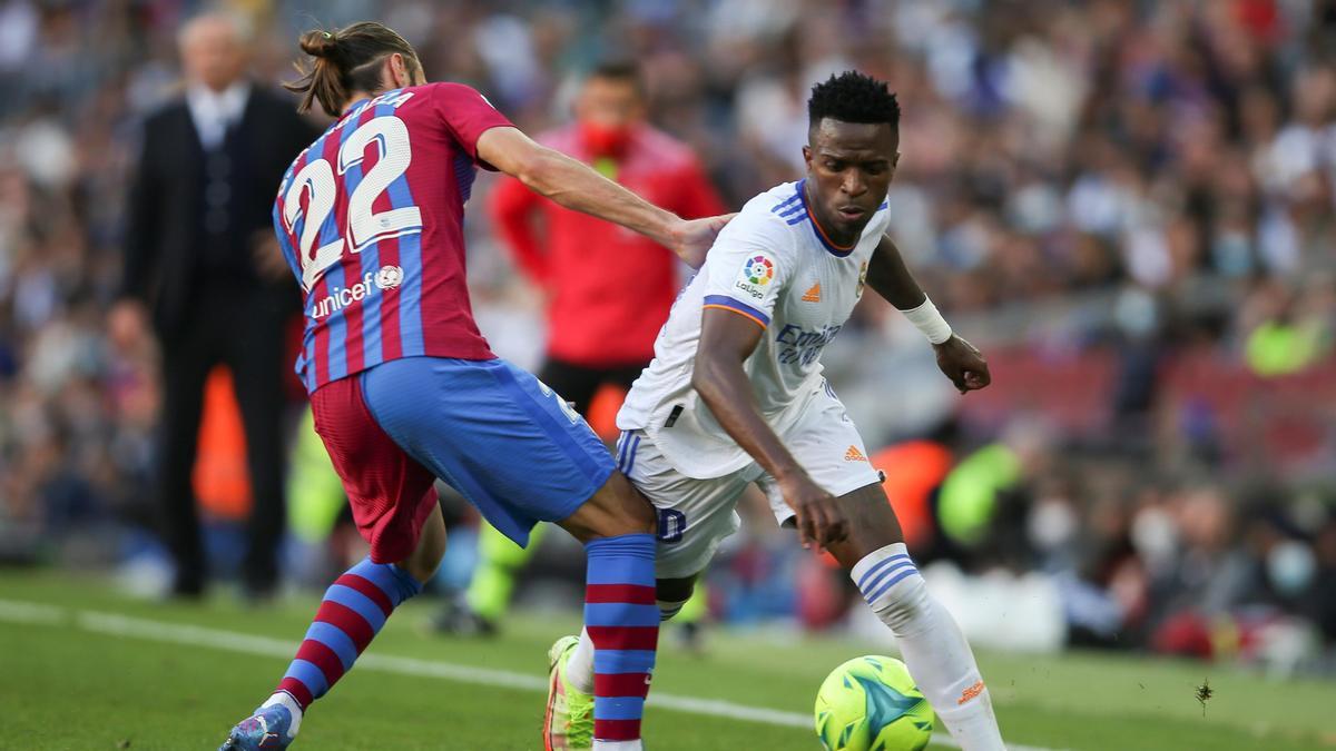 El Real Madrid se leva el primer Clásico de la era postMessi por 1-2.