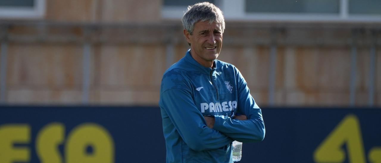 Quique Setién, durante una de las sesiones de esta semana tras el regreso al trabajo del equipo en Vila-real.