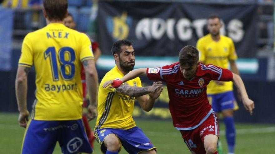 El Real Zaragoza pierde sin bajarse del autobús