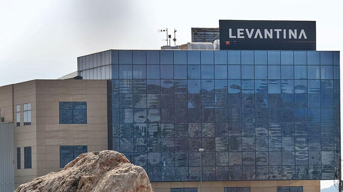The headquarters of the Levantina marble factory in Novelda. | ÁXEL ÁLVAREZ The headquarters of the Levantina marble factory in Novelda. | ÁXEL ÁLVAREZ