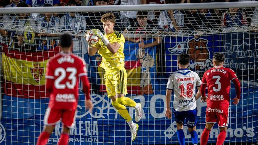 Cinco porterías a cero en nueve partidos: un pasaporte hacia la gloria para el Real Zaragoza