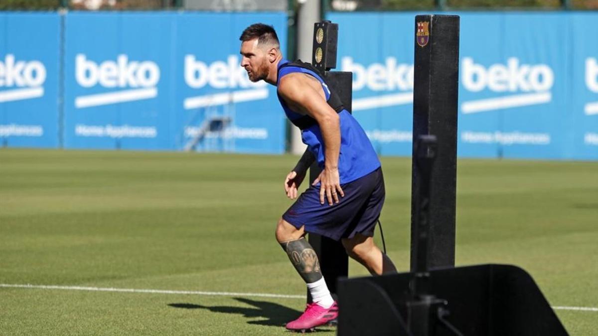 Messi, en un entrenamiento en la ciudad deportiva del Barça.