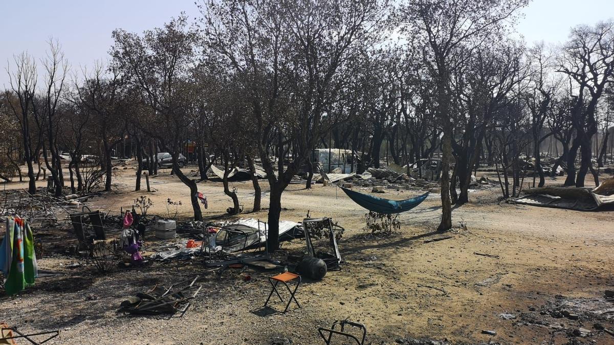 El foc va acabar amb tot el que hi havia al càmping.