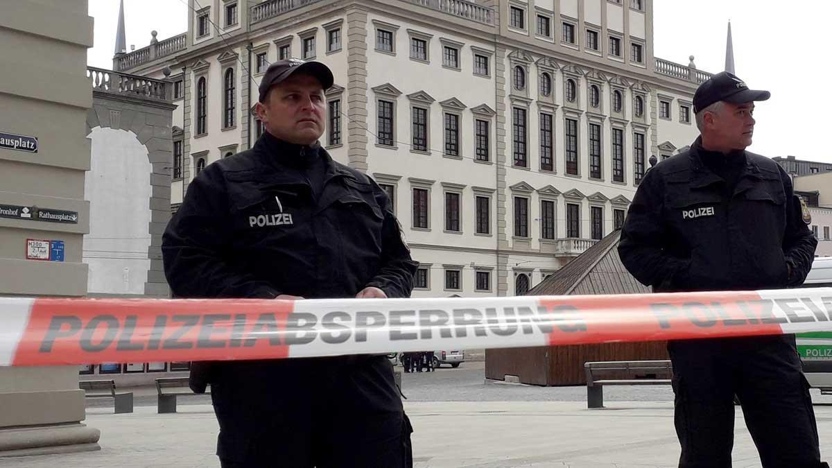 Agentes de policía en Augsburgo, Alemania.