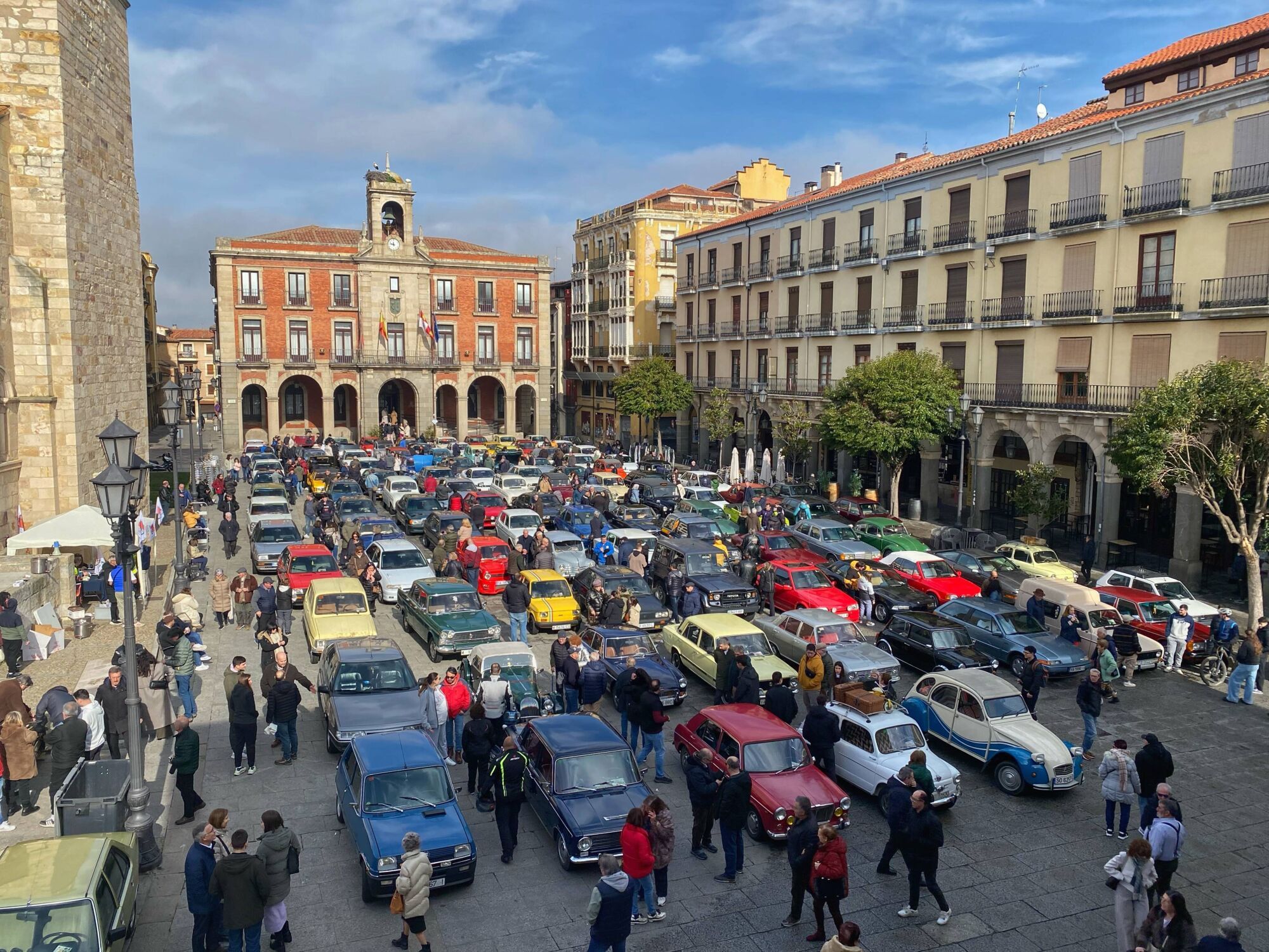 Zamora. Concentración de vehículos clásicos.