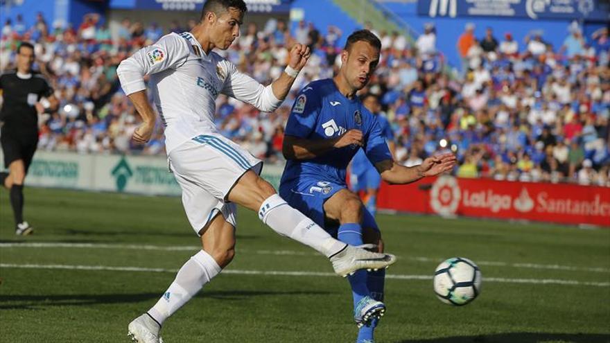 Cristiano rescata al Madrid de otro pinchazo en el Coliseum