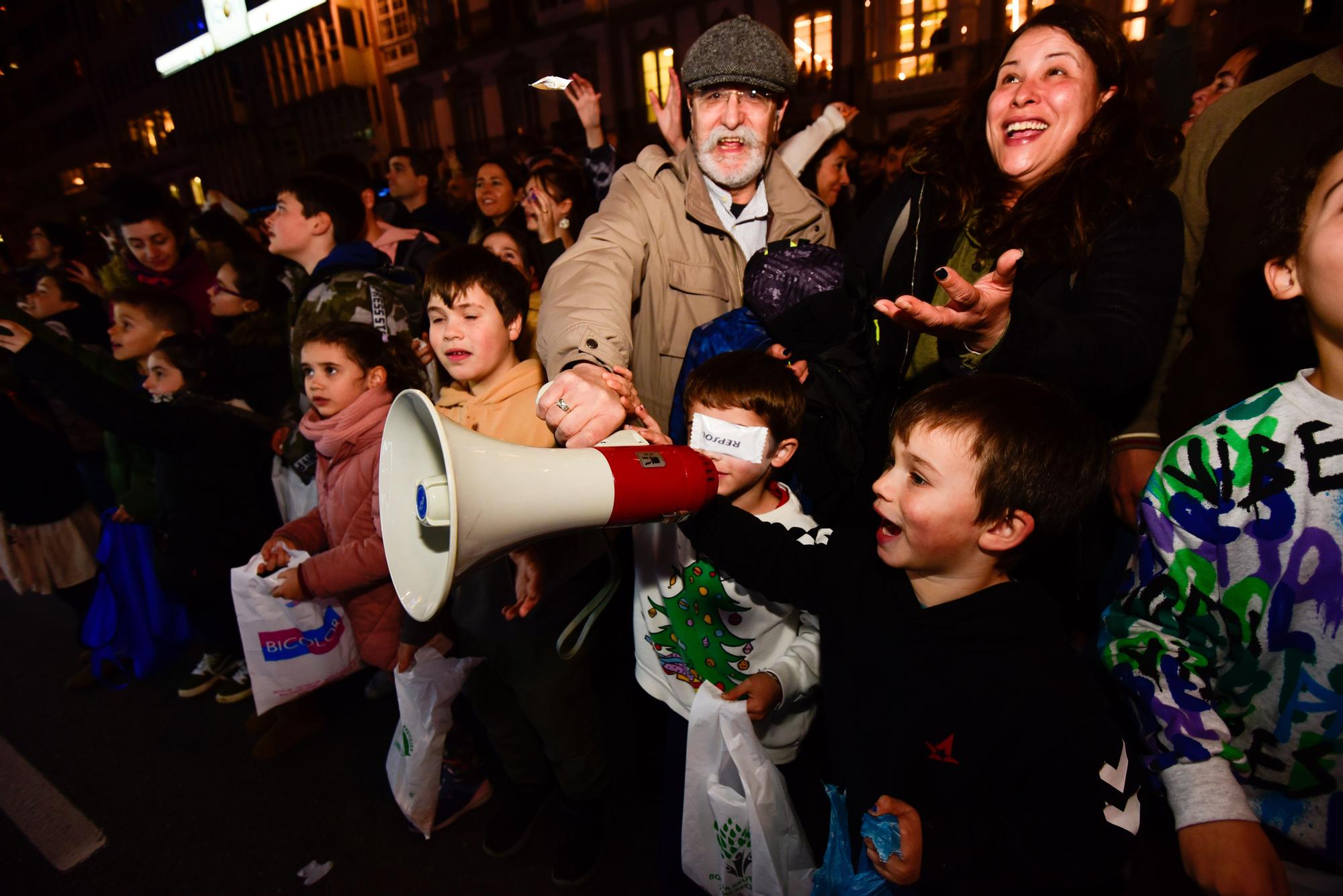 Todas las imágenes de la cabalgata de Reyes Magos 2023 en A Coruña