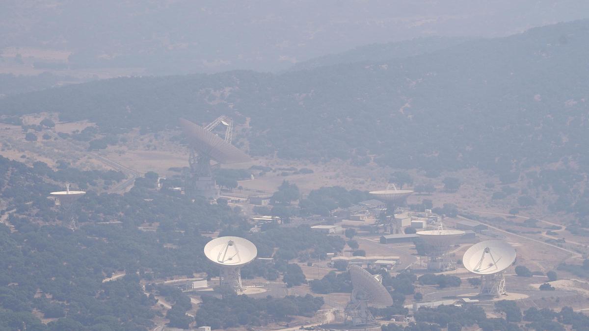 Vista panorámica de las antenas del Centro de Comunicaciones del Espacio Profundo de Madrid situado en Robledo de Chavela, antes de que llegara el incendio.