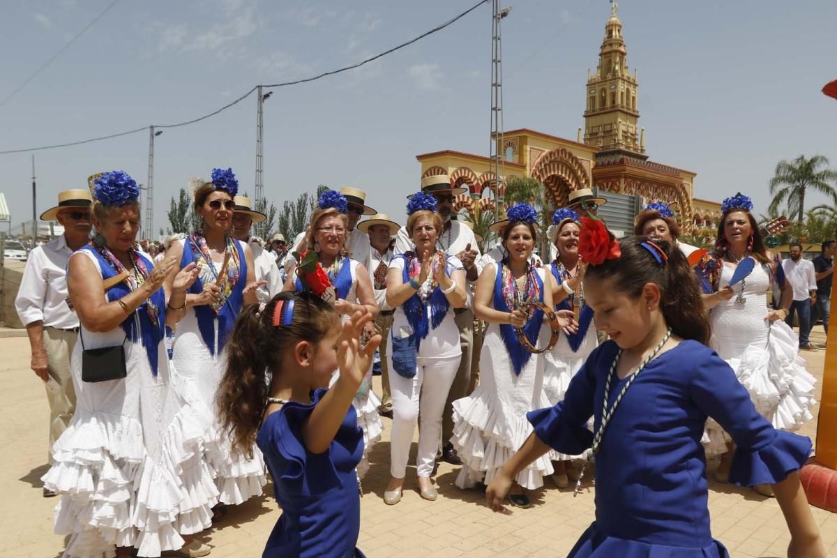 Fotogalería / 24 coros rocieros 'toman' El Arenal